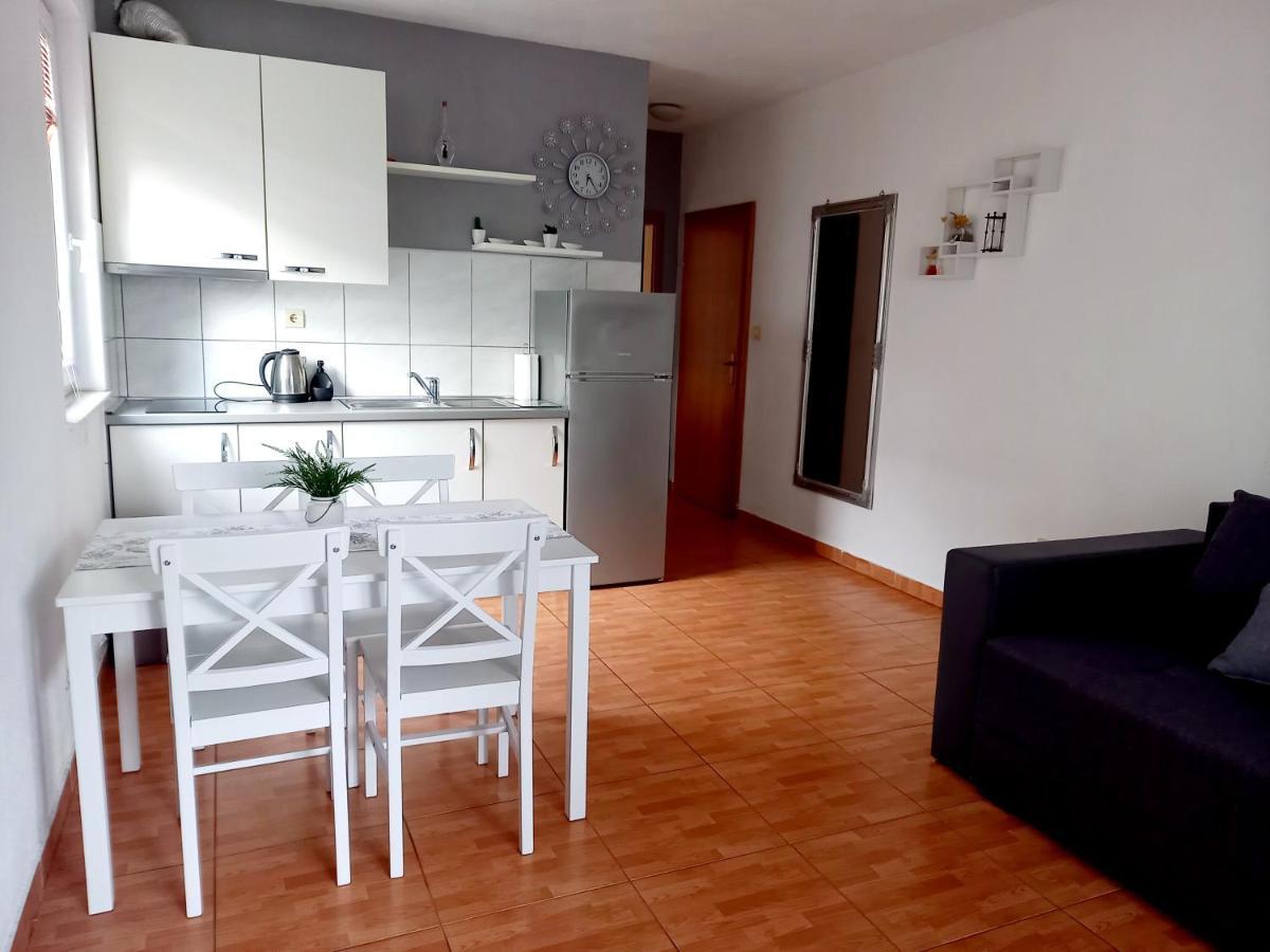 Apartments Marusic Makarska Exterior foto